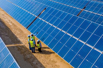 Tesla Negocia Compra Bilionária de Equipamentos Solares com Empresas Chinesas